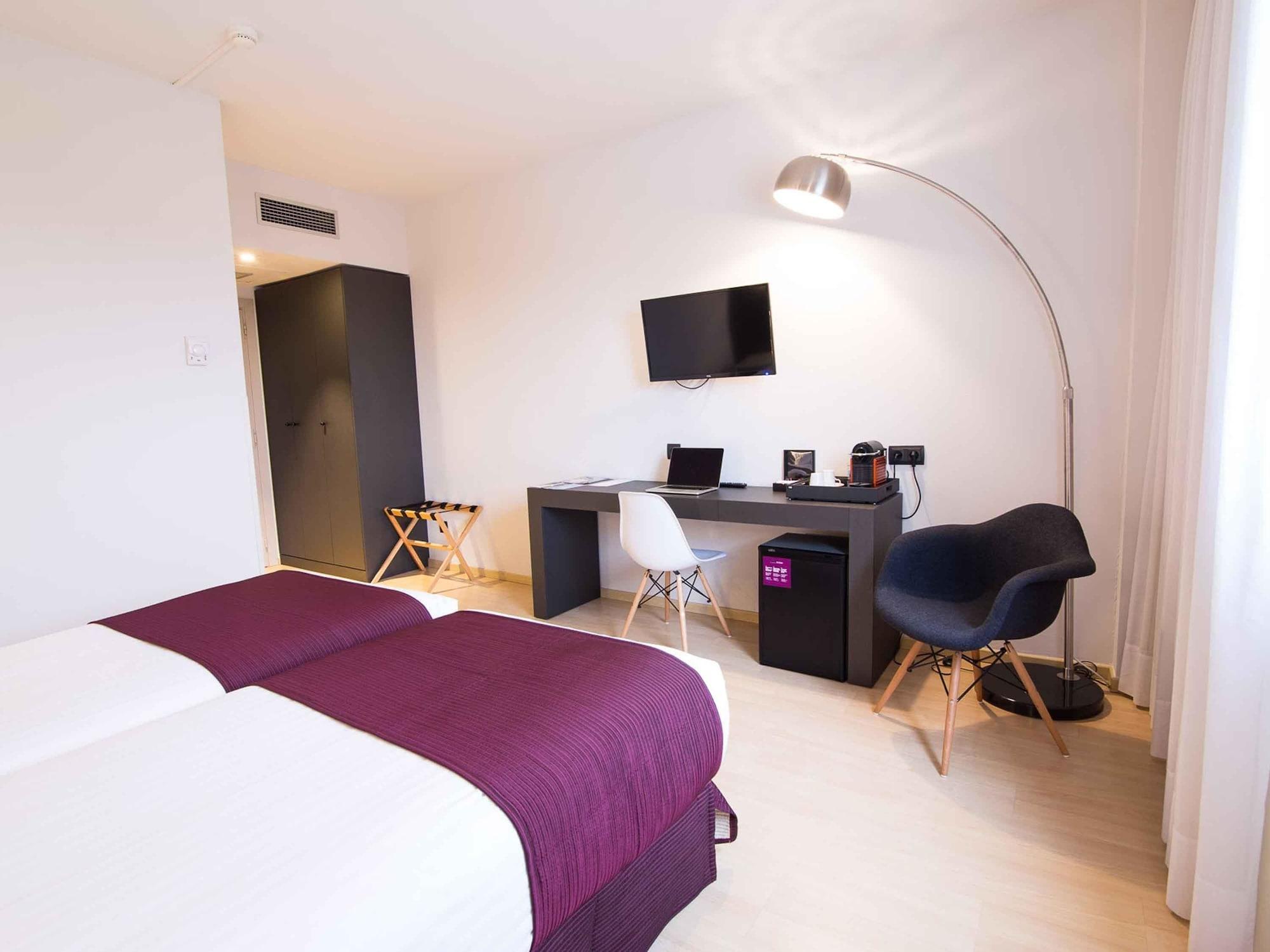 Augusta Barcelona Valles グラノリェース エクステリア 写真
