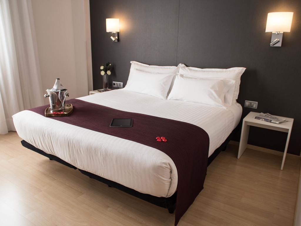 Augusta Barcelona Valles グラノリェース エクステリア 写真